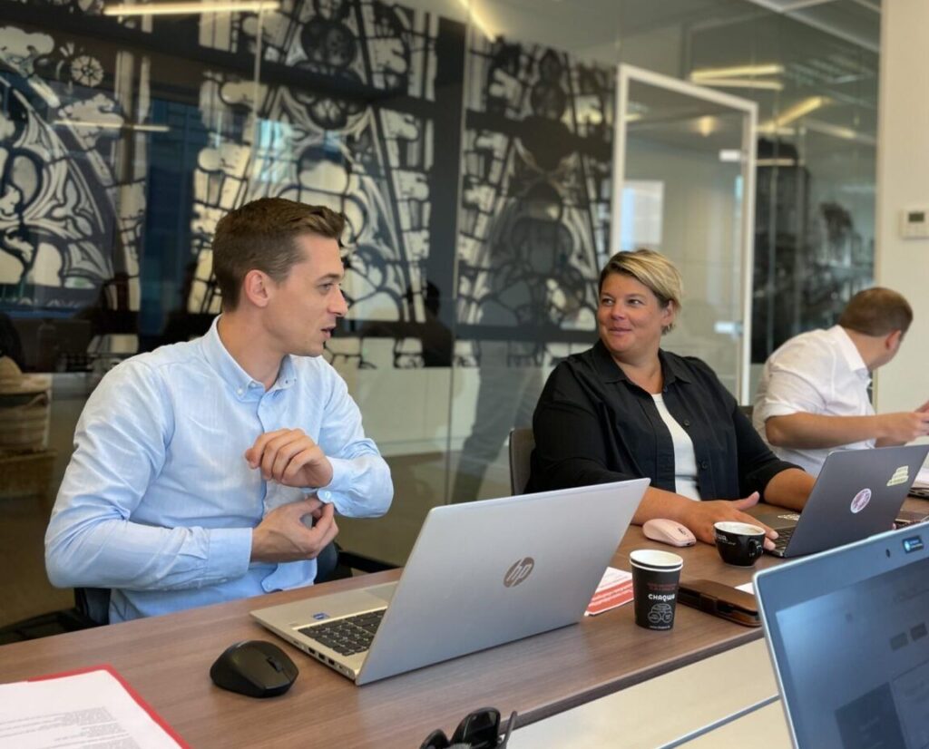 Patricia en Yannis in gesprek over de wereld van recruitment.
