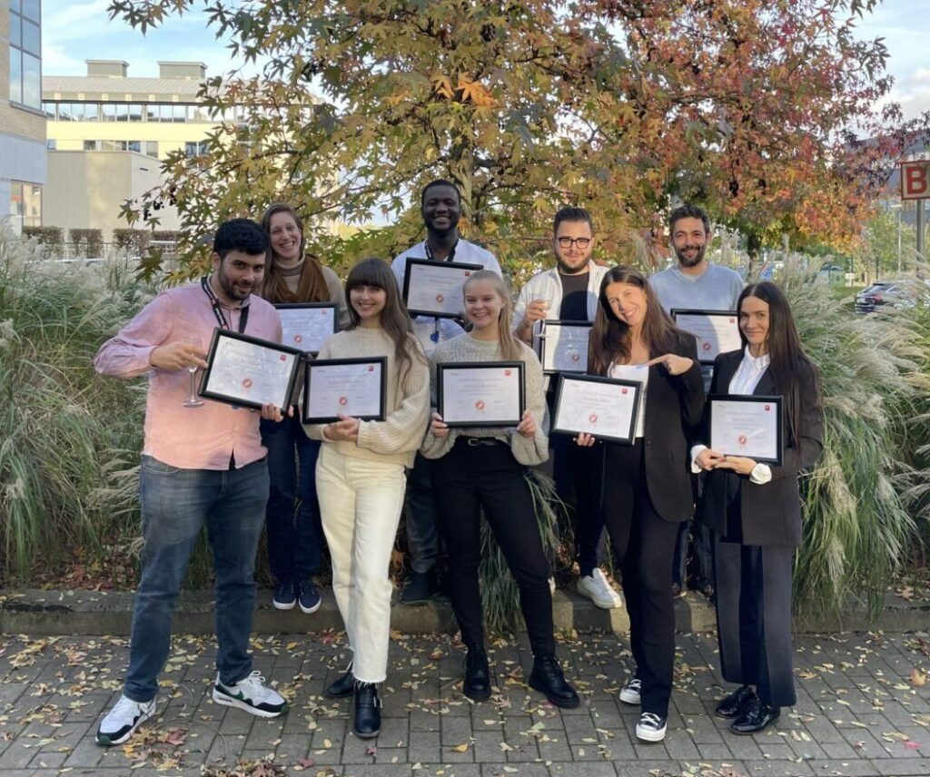 Blije Recruitment Superheroes bij Harvey Nash!